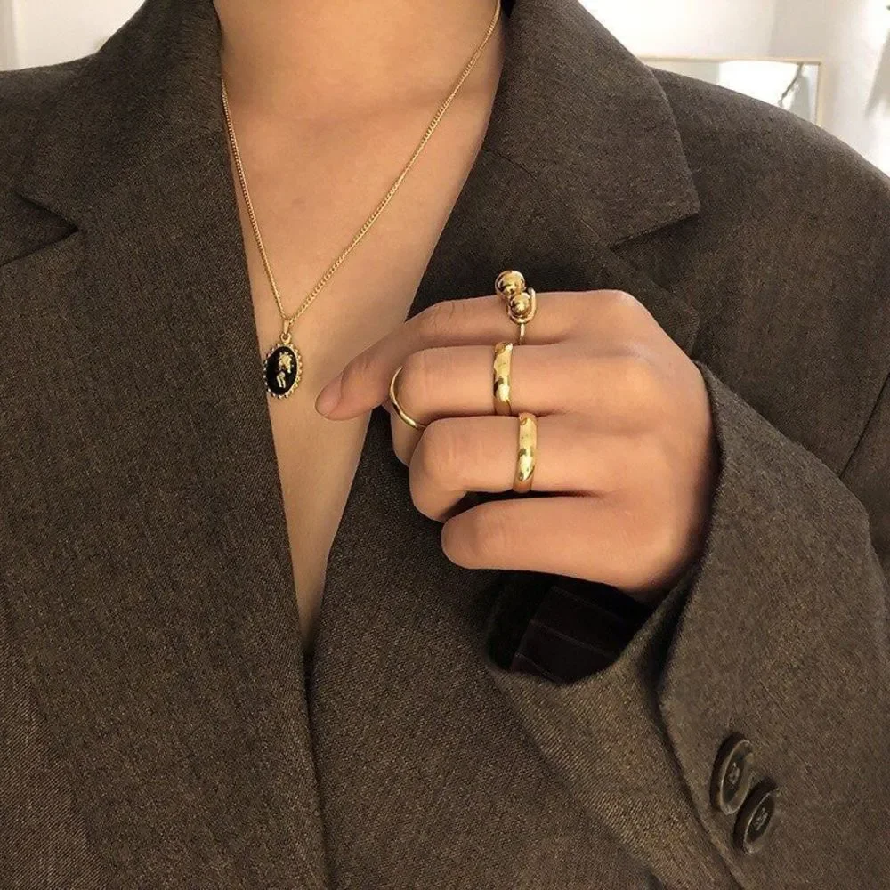 18K Gold Plated Round Curvy Band Ring